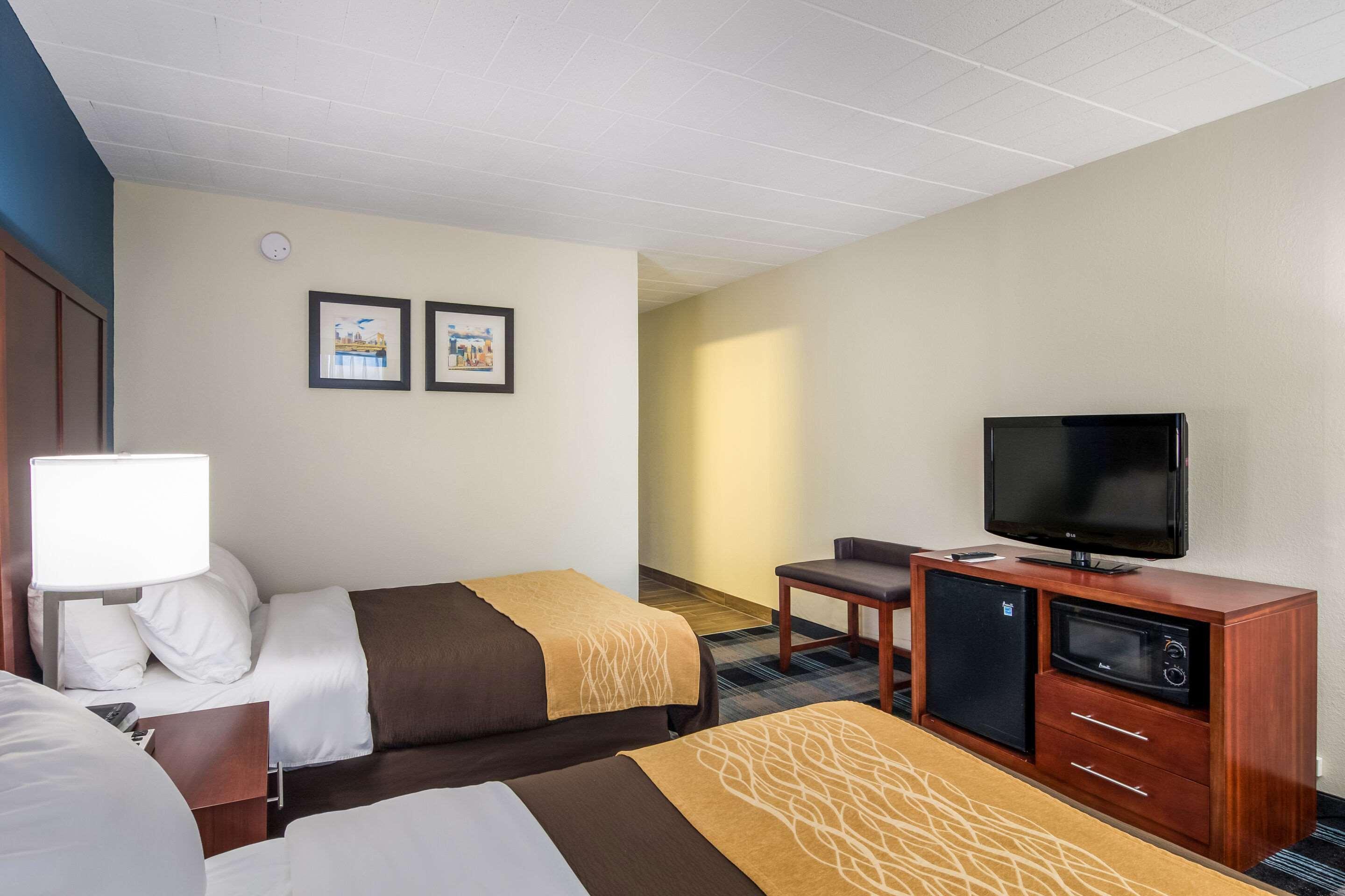 Mainstay Suites Verona Екстериор снимка