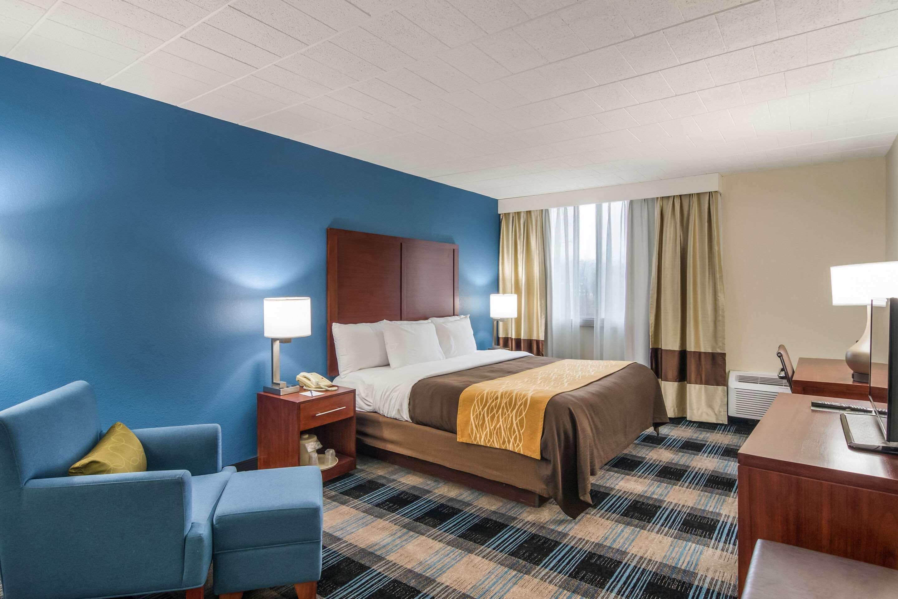 Mainstay Suites Verona Екстериор снимка
