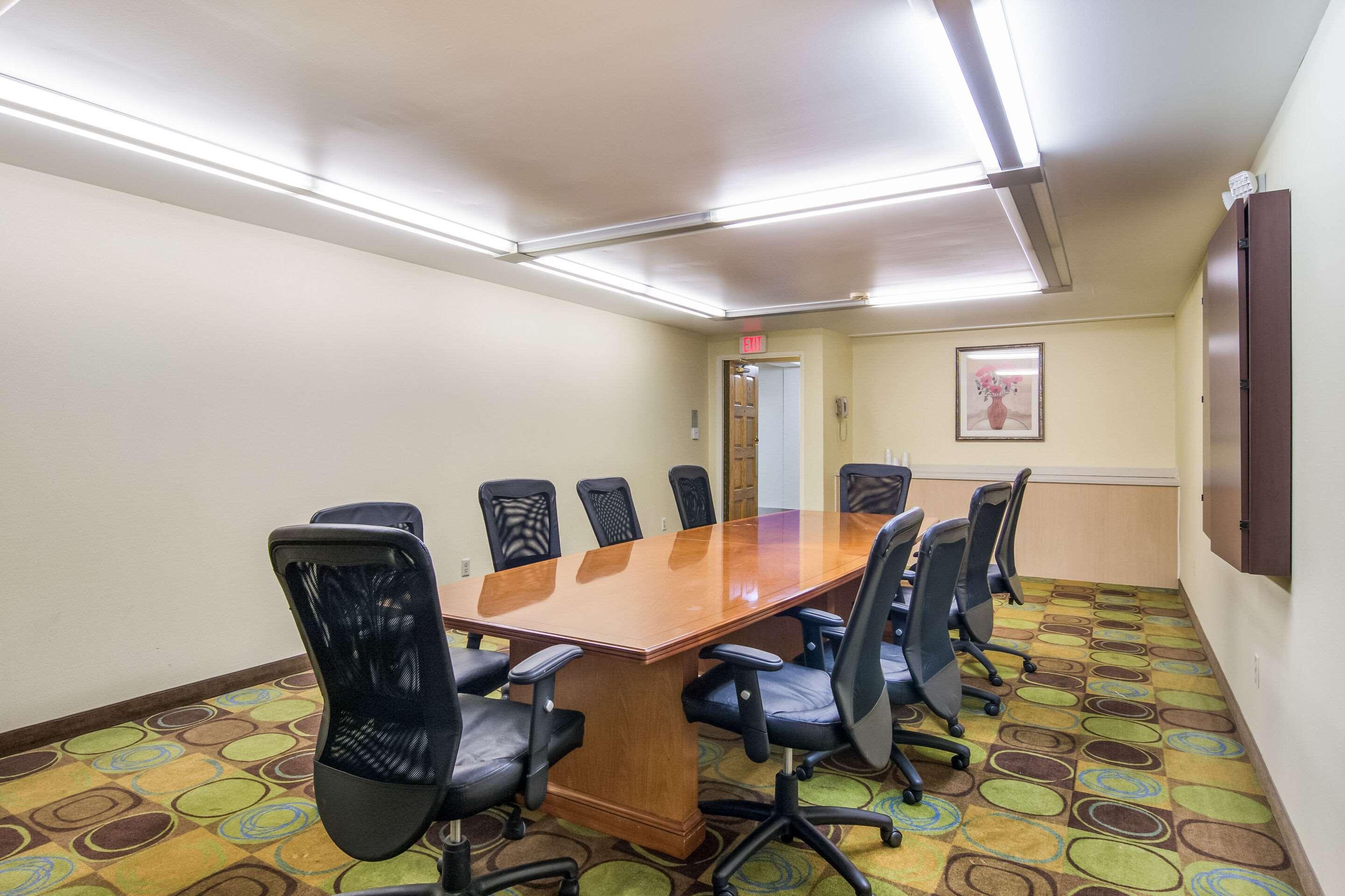Mainstay Suites Verona Екстериор снимка