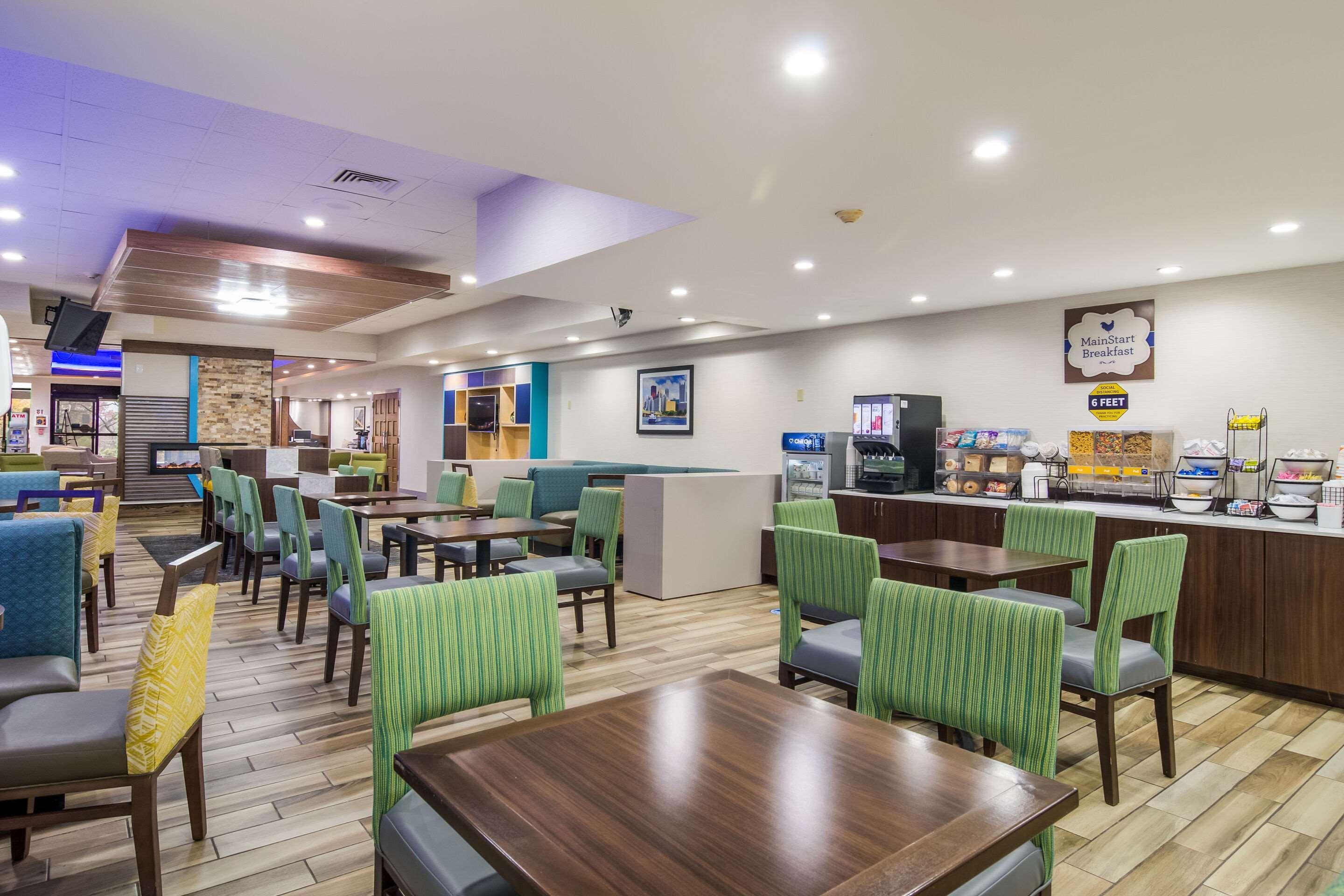 Mainstay Suites Verona Екстериор снимка