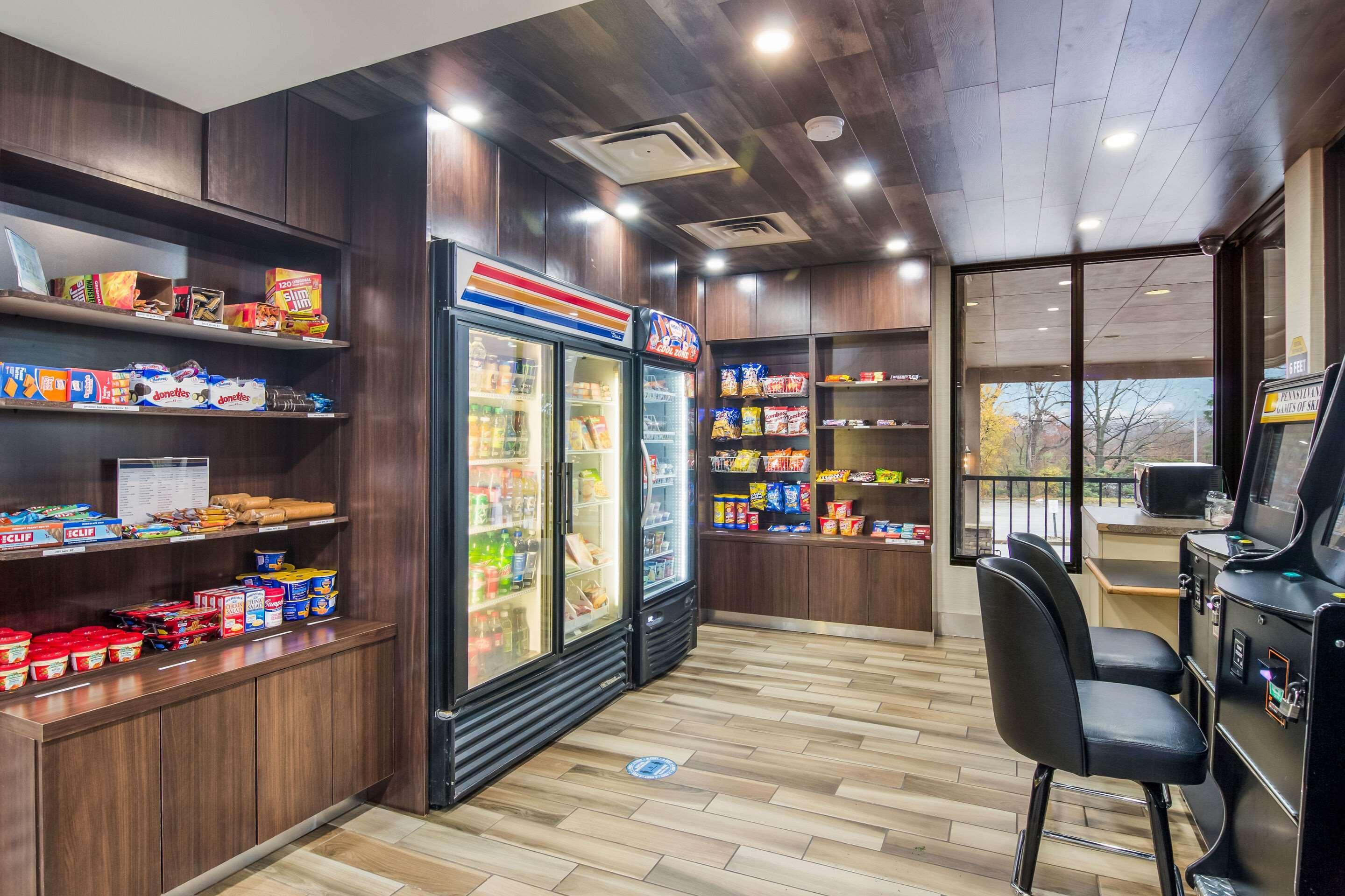 Mainstay Suites Verona Екстериор снимка