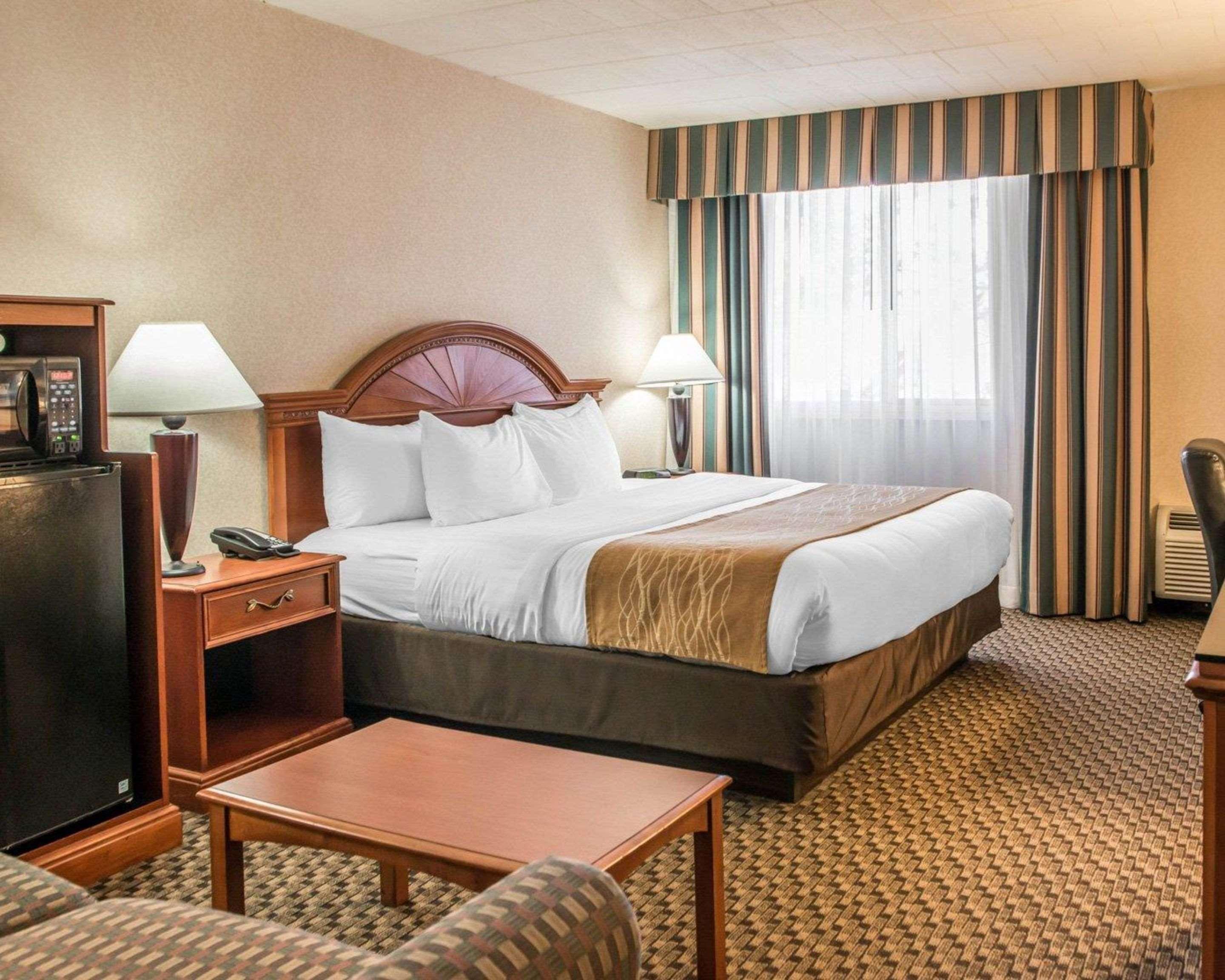Mainstay Suites Verona Екстериор снимка