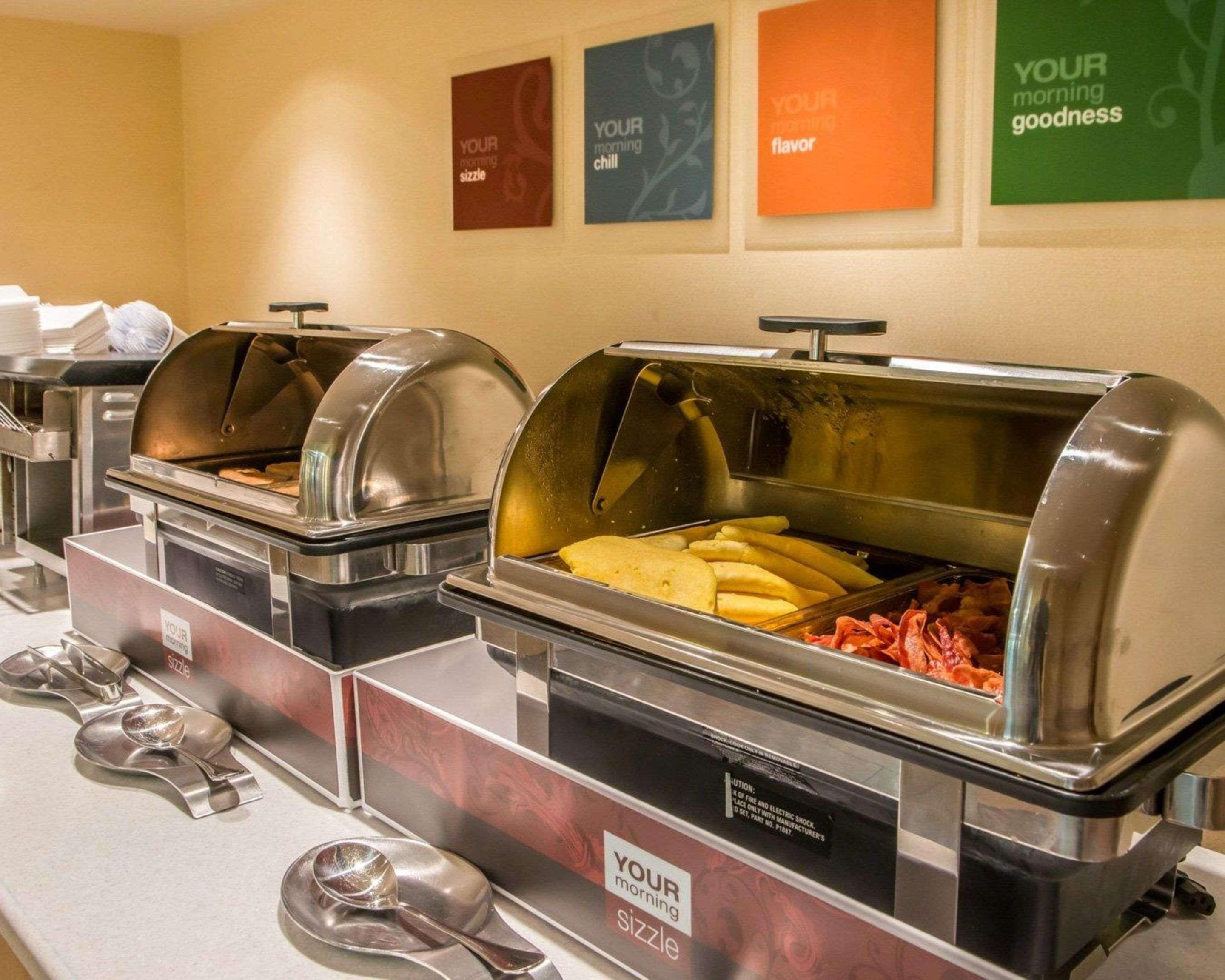 Mainstay Suites Verona Екстериор снимка